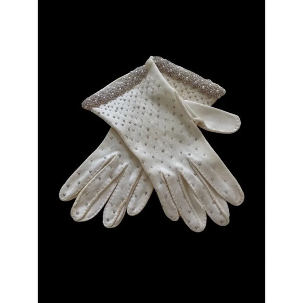 Vintage 60’s White Beautiful Beaded Gloves Made In Hong Kong